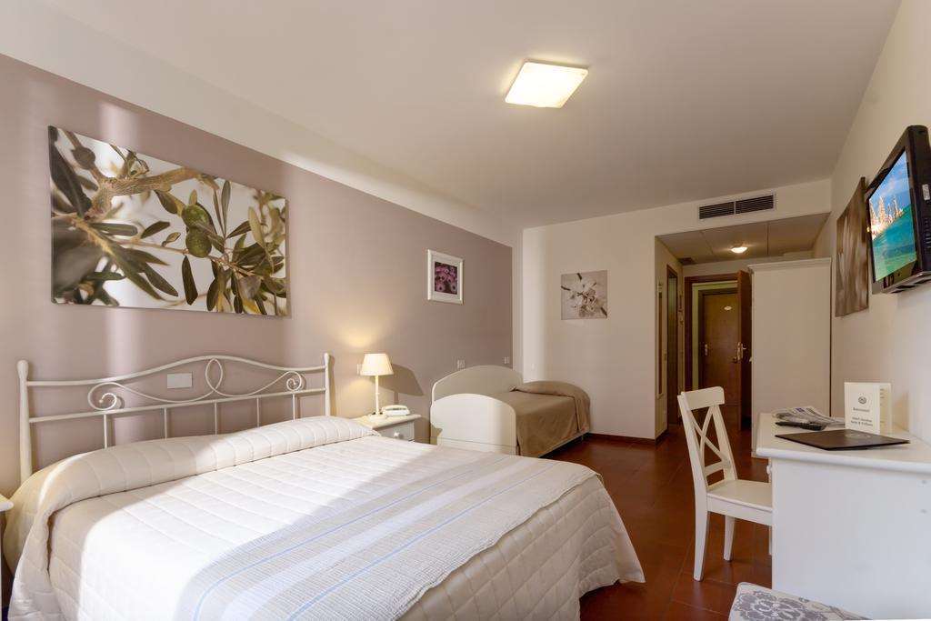 Hotel Giardino Suites And Spa - Numana Bilik gambar